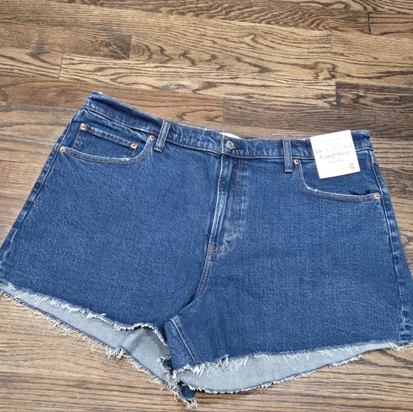 Abercrombie & Fitch Pants - A&F curve love high rise 90’s relaxed cutoff short size 35 18 NWT
